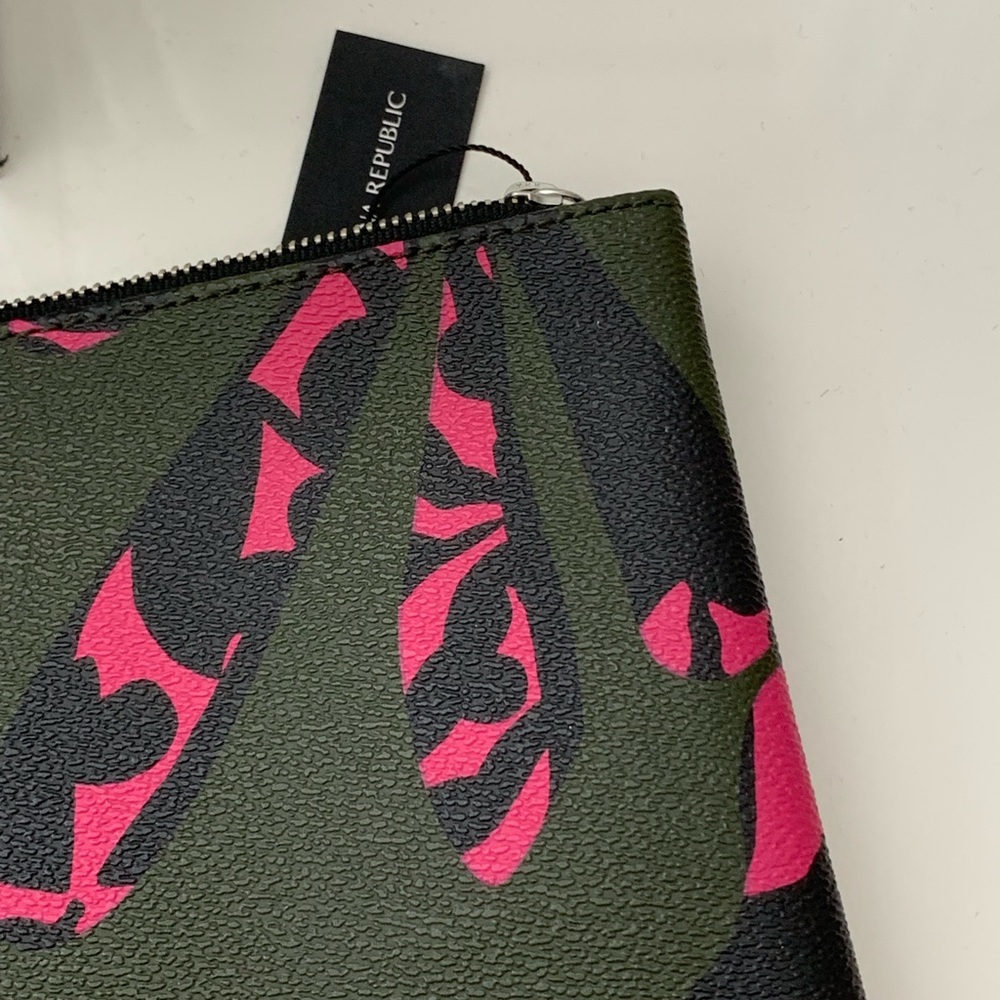Banana Republic clutch - Picture 3 of 4